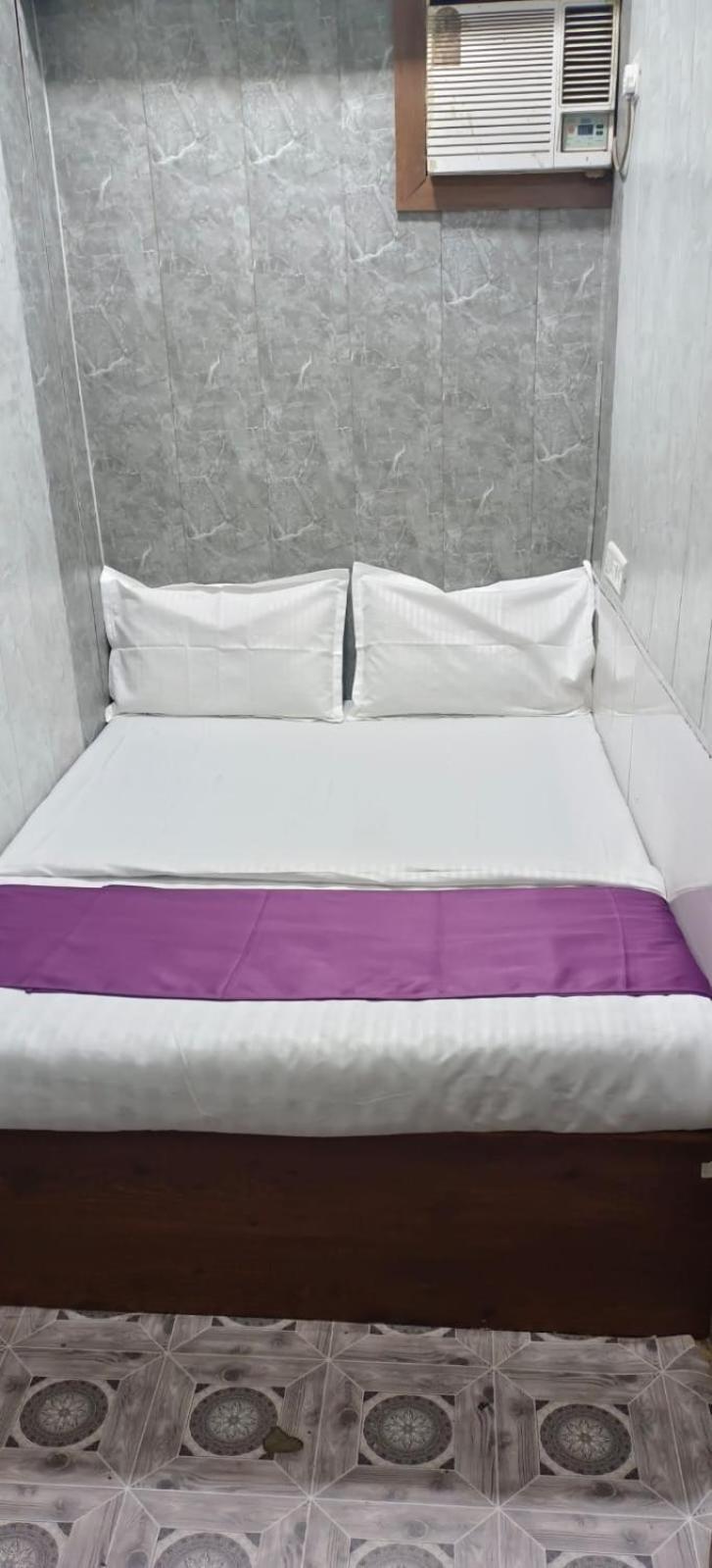 Amaan Hotel Mumbai Ngoại thất bức ảnh